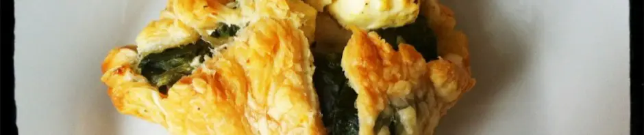 Blätterteigtaschen mit Spinat und Käse