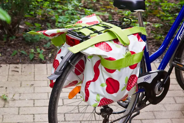 DIY Fahrradtasche aus Wachstuch nähen für den Gepäckträger