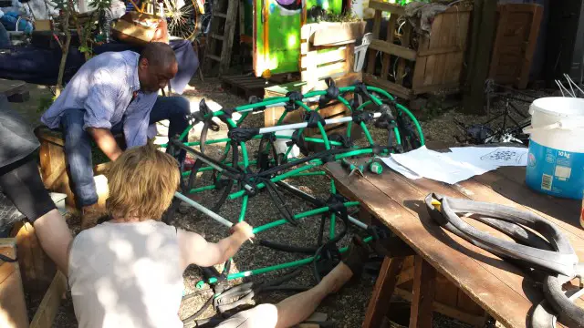 Boot bauen aus Fahrradschläuchen 