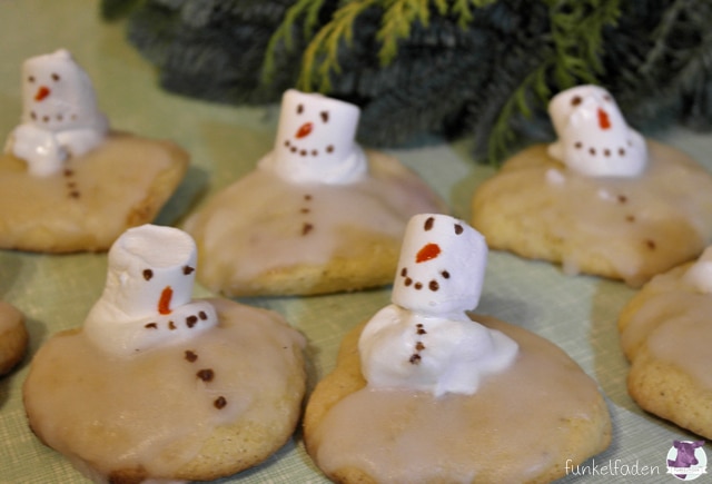 Kekse mit Schneemännnern - Schneemannkekse backen