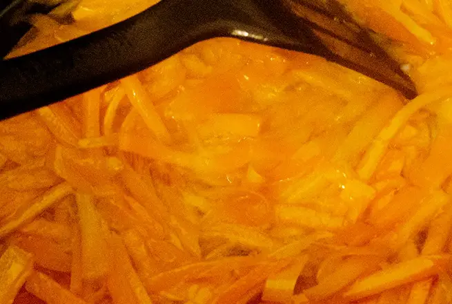 Rezept aus Afghanistan Reis mit Karotten und Rosinen