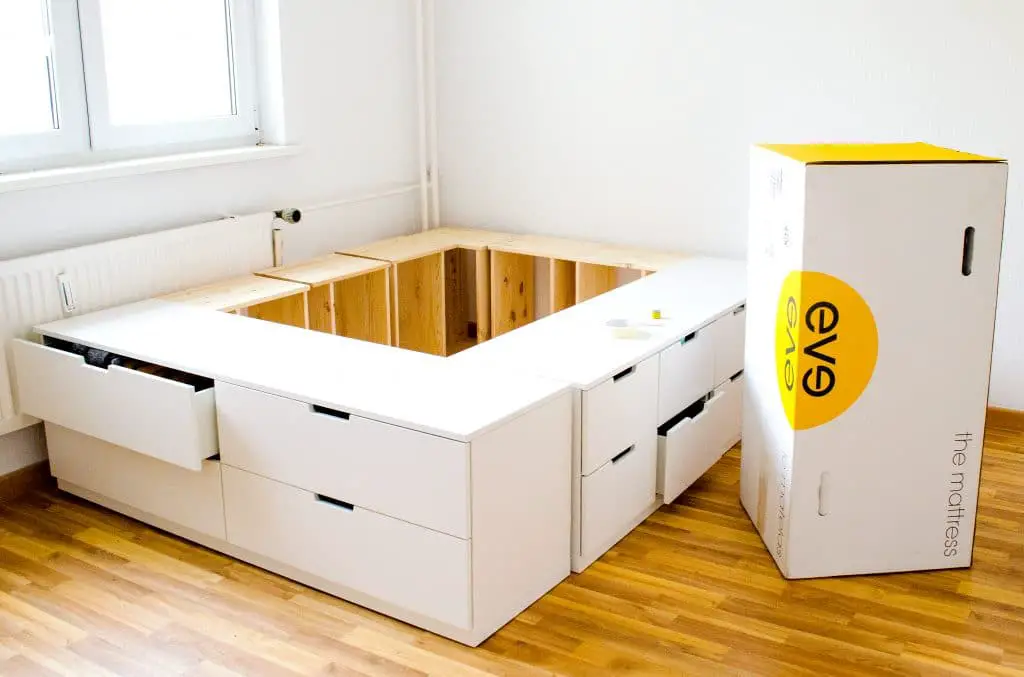 Bett aus kallax | Ikea Hacks Mit Dem Kallax Regal Was Man ...