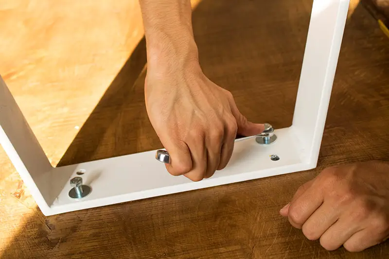 Anleitung - Designertisch aus Holz selber bauen