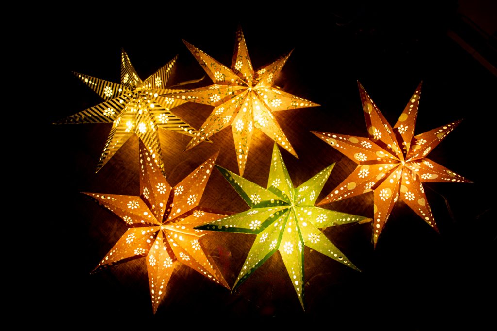 Sterne basteln gratis Plotterdatei - Bastelanleitung Sterne mit Licht basteln