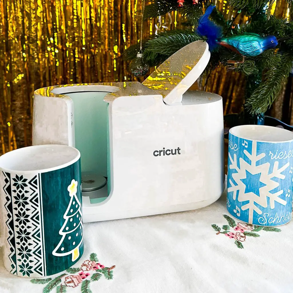 Weihnachtstassen selber machen mit Cricut Mug Press 4